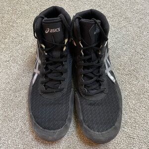 Men’s ASICS Wrestling Shoes size 10.5